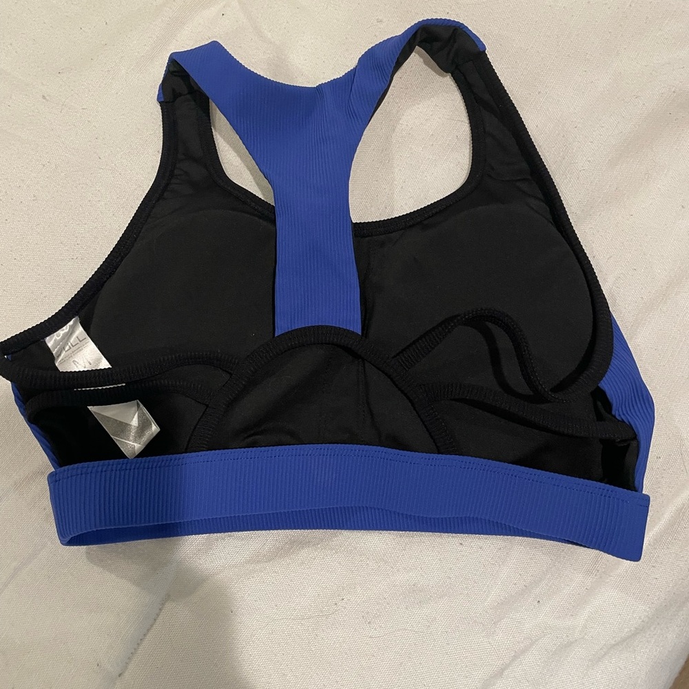 Vull Sports Bra- cut out back